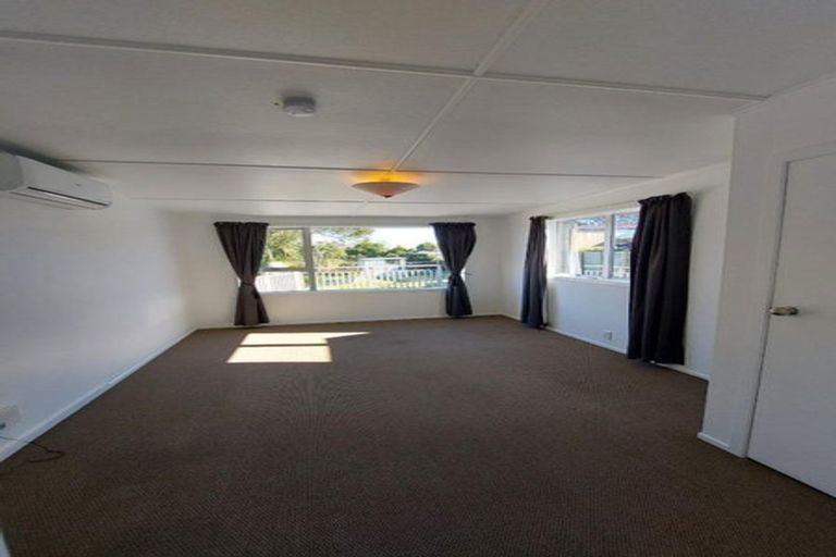 Photo of property in 132 Pioneer Road, Moturoa, New Plymouth, 4310