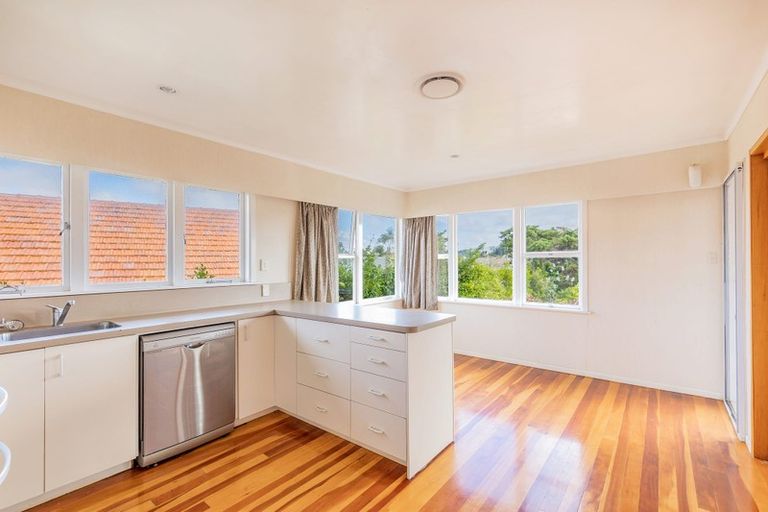 Photo of property in 474 East Coast Road, Windsor Park, Auckland, 0630