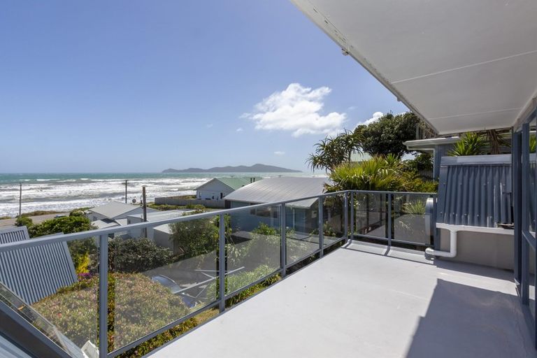 Photo of property in 62 The Parade, Paekakariki, 5034