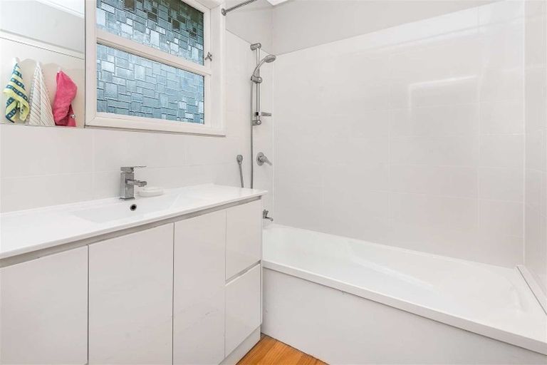 Photo of property in 5 Rainbow Place, Wattle Downs, Auckland, 2103