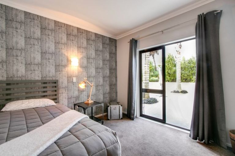 Photo of property in 18 Tomoana Road, Mahora, Hastings, 4120