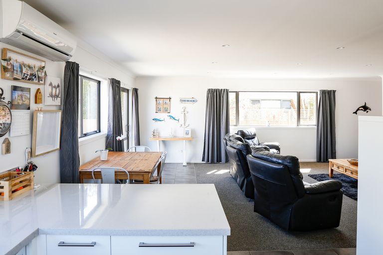 Photo of property in 43 Cobblestone Road, Kakanui, Oamaru, 9495