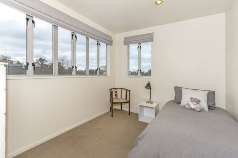 Photo of property in 10 Godfrey Place, Ilam, Christchurch, 8041