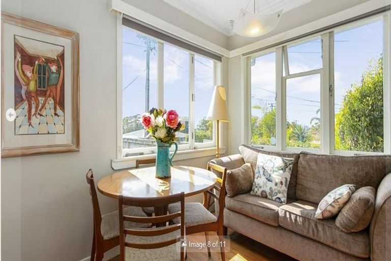 Photo of property in 298 East Coast Road, Forrest Hill, Auckland, 0620