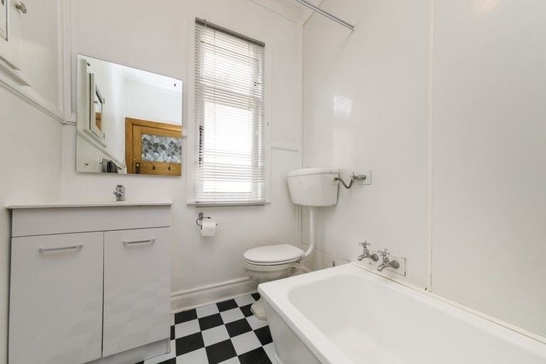 Photo of property in 496 Tremaine Avenue, Takaro, Palmerston North, 4410