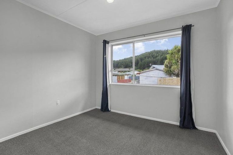 Photo of property in 13a Berkeley Road, Wainuiomata, Lower Hutt, 5014