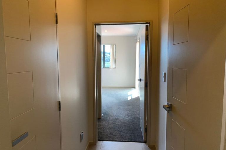 Photo of property in 10 Henriette Place, The Gardens, Auckland, 2105