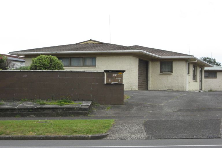 Photo of property in 35 Harris Street, Pukekohe, 2120