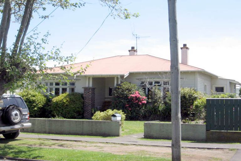 Photo of property in 2 Godwin Crescent, College Estate, Whanganui, 4500