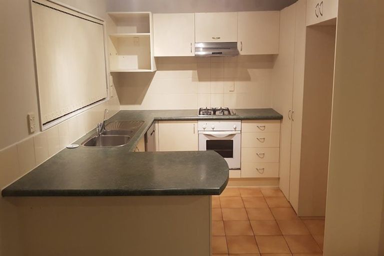 Photo of property in 8 Jeffery Reeve Crescent, Ranui, Auckland, 0612