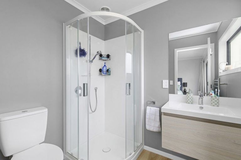 Photo of property in 6 Te Ara O Roimata, Wainuiomata, Lower Hutt, 5014