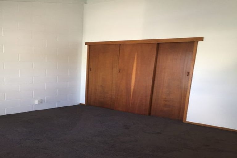 Photo of property in 2/156 Hutchinson Avenue, New Lynn, Auckland, 0600