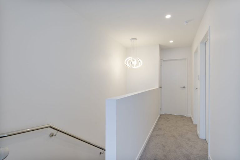 Photo of property in 31 Tiroroa Avenue, Te Atatu South, Auckland, 0610