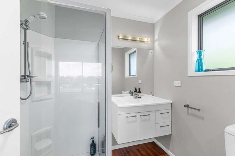 Photo of property in 23 York Crescent, Westown, New Plymouth, 4310