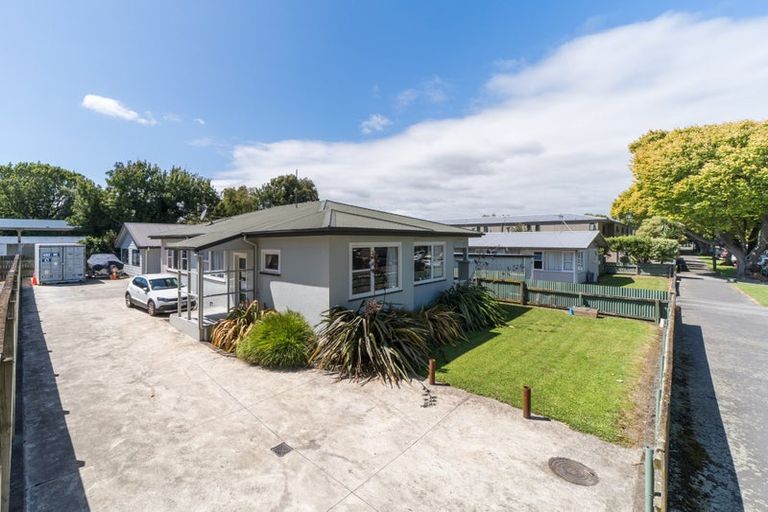 Photo of property in 3 Ranfurly Street, Hokowhitu, Palmerston North, 4410