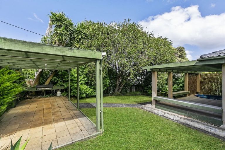 Photo of property in 38a Sunnynook Road, Sunnynook, Auckland, 0620