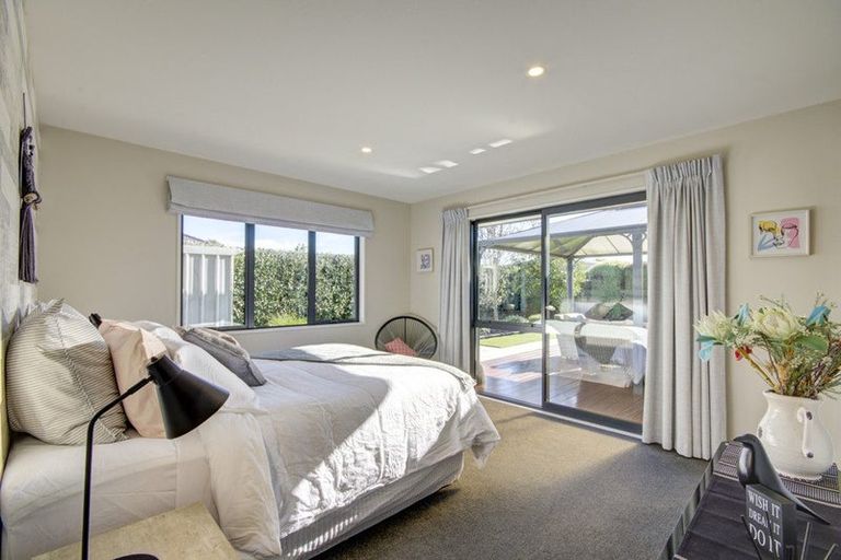 Photo of property in 10 Catchpole Place, Woodend, 7610