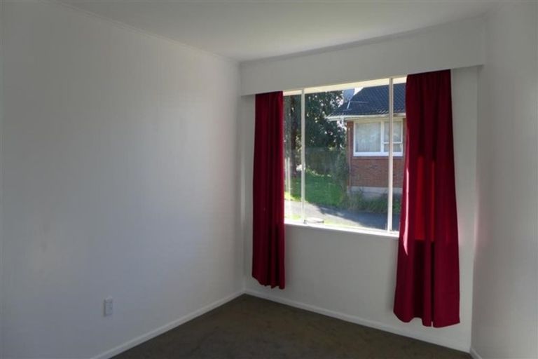 Photo of property in 3 Patts Avenue, Glendene, Auckland, 0602