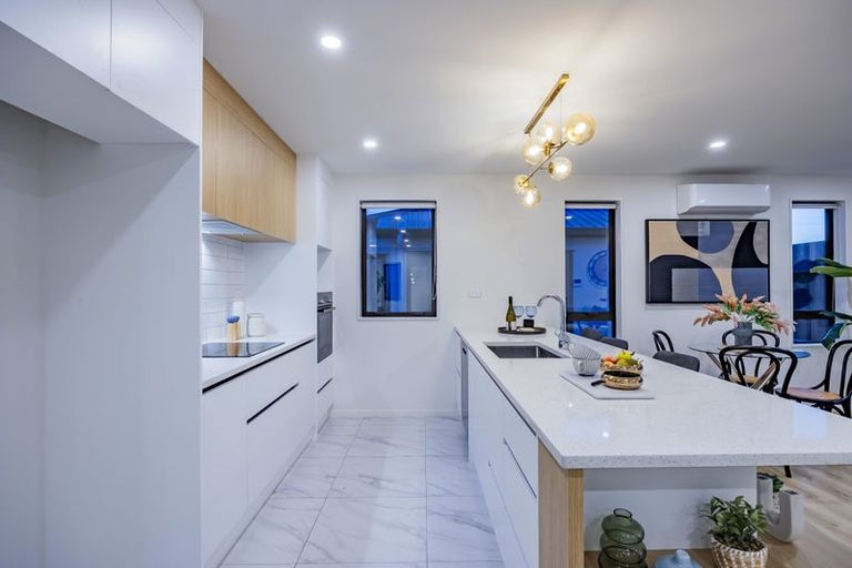 Photo of property in 3c Dawnhaven Drive, Te Atatu Peninsula, Auckland, 0610