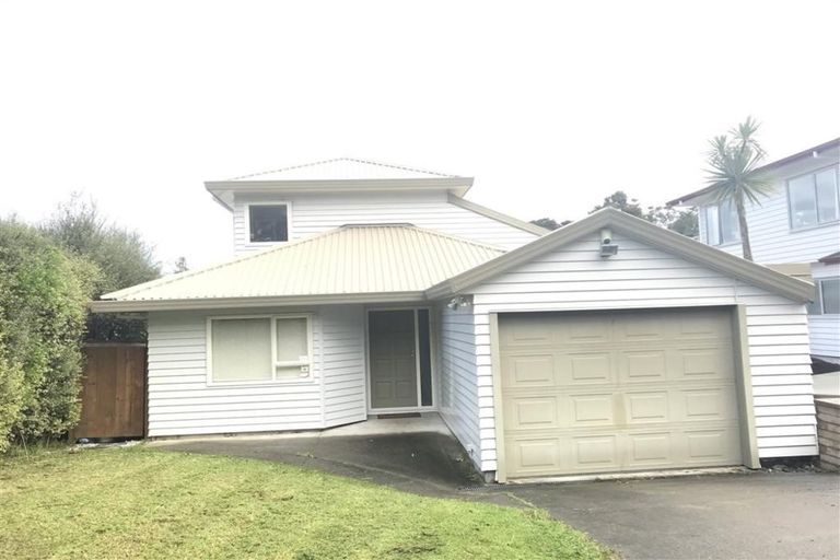 Photo of property in 15a Gill Crescent, Blockhouse Bay, Auckland, 0600