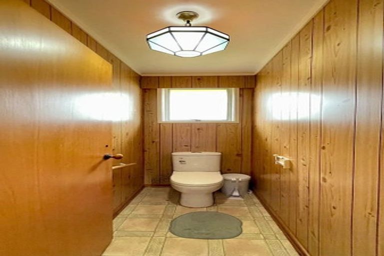 Photo of property in 1/17 Ashbourne Place, Glendene, Auckland, 0602