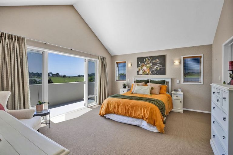 Photo of property in 10 Sampson Avenue, Waiwhakaiho, New Plymouth, 4312