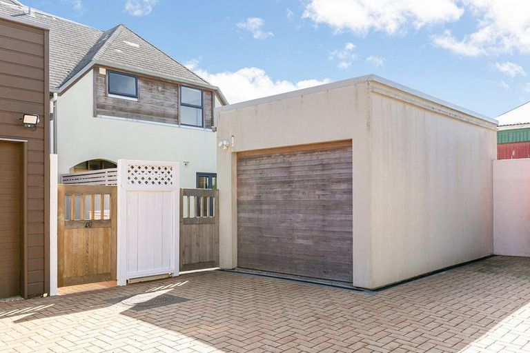 Photo of property in 2d Hatton Street, Karori, Wellington, 6012