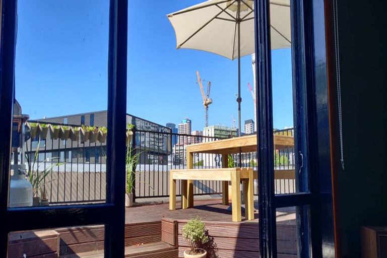 Photo of property in 91a Cook Street, Marfell, New Plymouth, 4310