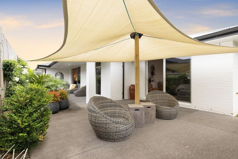 Photo of property in 5 Hanlow Place, Pyes Pa, Tauranga, 3112