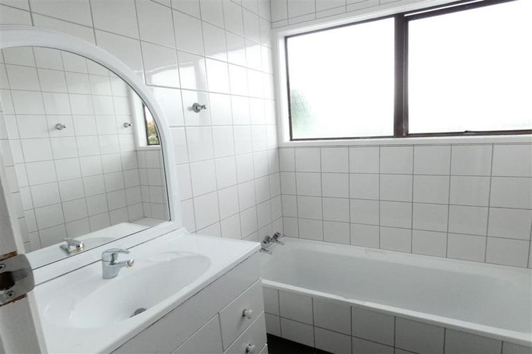 Photo of property in 19 Virgo Place, Glen Eden, Auckland, 0602