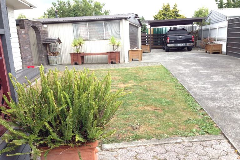 Photo of property in 24 Hillcrest Drive, Kelvin Grove, Palmerston North, 4414