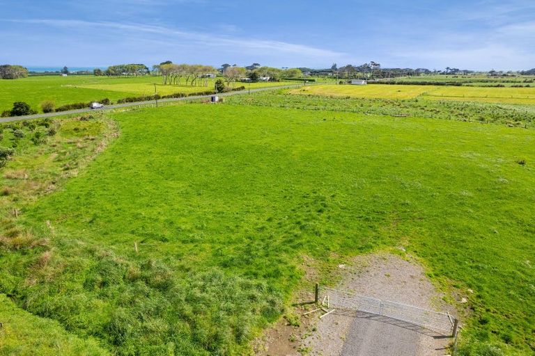 Photo of property in 7104 South Road, Warea, New Plymouth, 4381