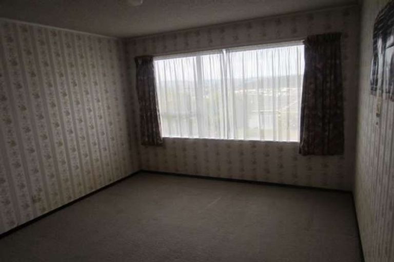 Photo of property in 1 Bishops Glen, Tawa, Wellington, 5028