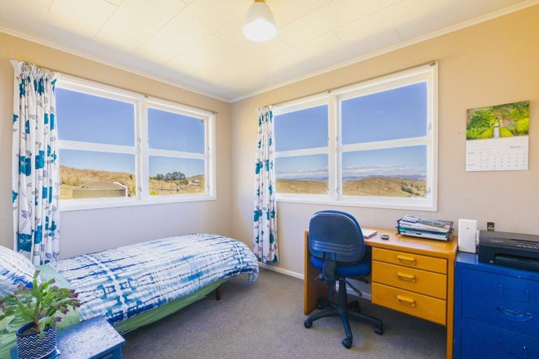 Photo of property in 640 Old Hill Road, Porangahau, 4291