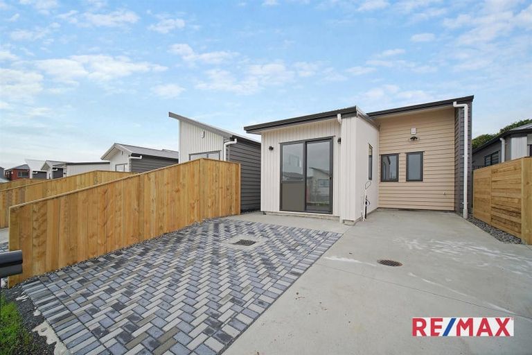 Photo of property in 15 Combat Street, Papakura, 2110