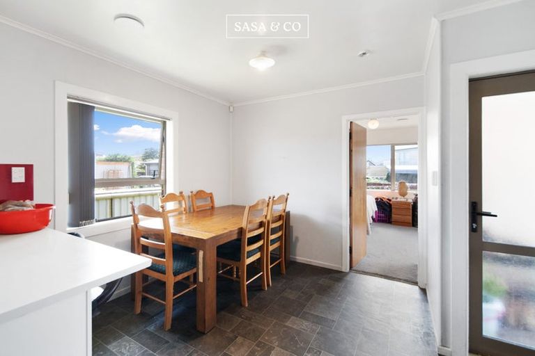 Photo of property in 3 Hallberry Road, Mangere East, Auckland, 2024