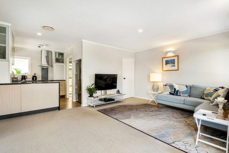 Photo of property in 1/43 Telstar Place, Beach Haven, Auckland, 0626