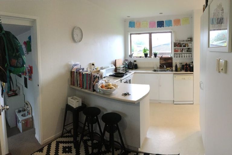 Photo of property in 1/38 Kirrie Avenue, Te Atatu South, Auckland, 0610