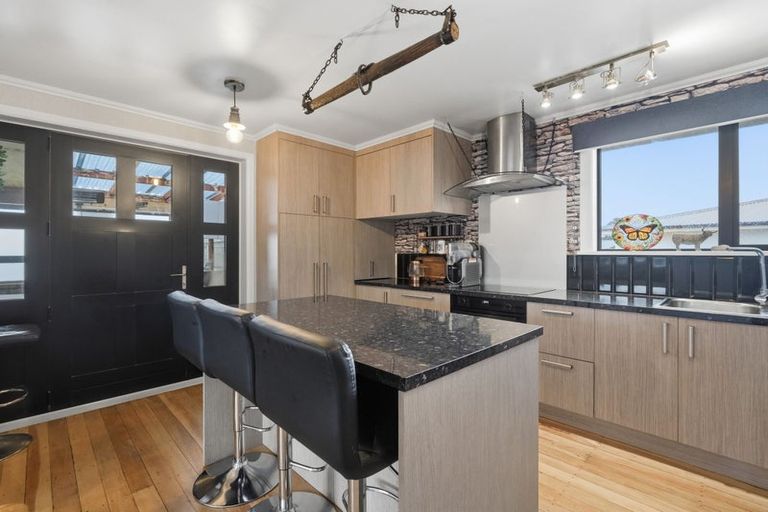 Photo of property in 215 Mcquarrie Street, Kingswell, Invercargill, 9812