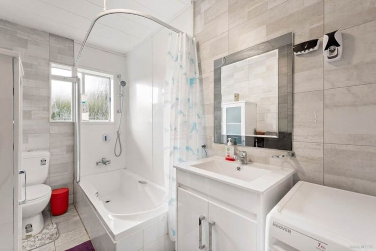 Photo of property in 9/66 Astley Avenue, New Lynn, Auckland, 0600