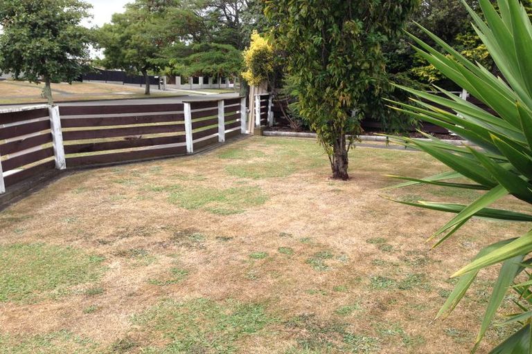 Photo of property in 24 Hillcrest Drive, Kelvin Grove, Palmerston North, 4414