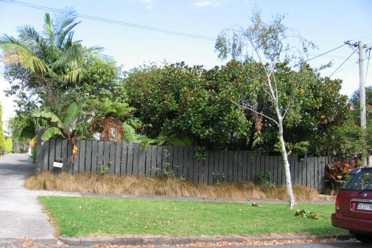 Photo of property in 2/14 Mayville Avenue, New Lynn, Auckland, 0600