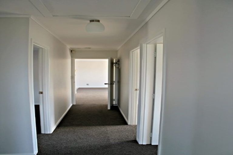 Photo of property in 1/8 Benchmark Drive, Massey, Auckland, 0614