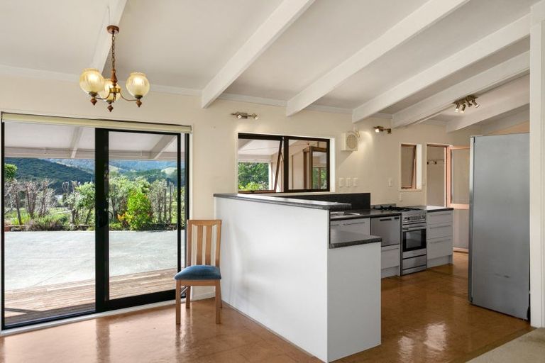 Photo of property in 215 Kempthorne Road, Russell, 0272