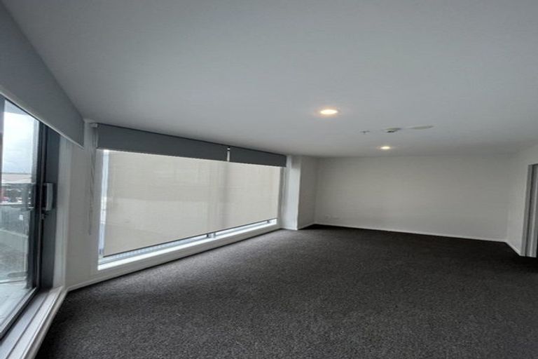 Photo of property in Bella Vista, 1h/84 Gunner Drive, Te Atatu Peninsula, Auckland, 0610