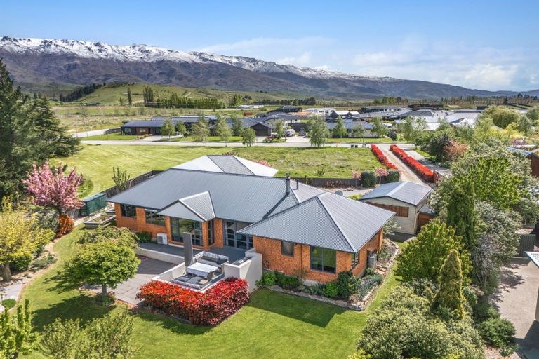 Photo of property in 4 Pisa Moorings Road, Mount Pisa, Cromwell, 9383