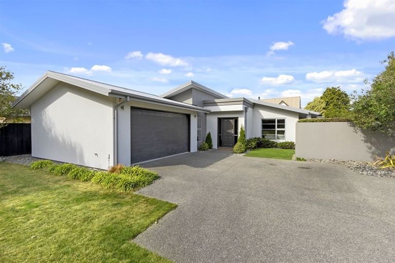 Photo of property in 130 Rothesay Road, Parklands, Christchurch, 8083
