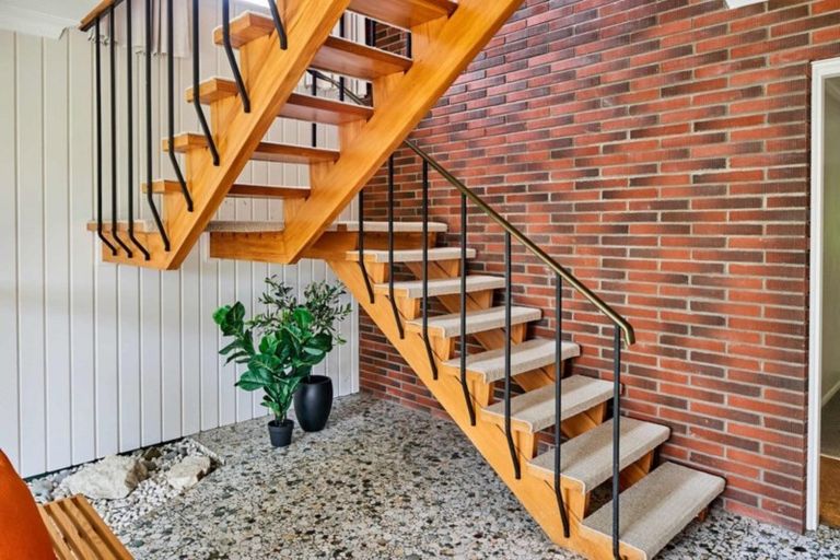 Photo of property in 41 Wai-iti Crescent, Woburn, Lower Hutt, 5010