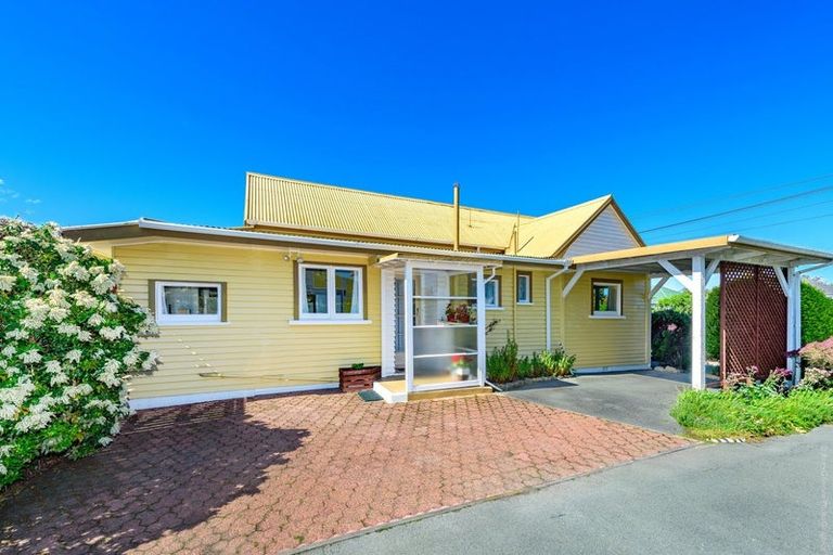 Photo of property in 36 Aorangi Road, Bryndwr, Christchurch, 8053