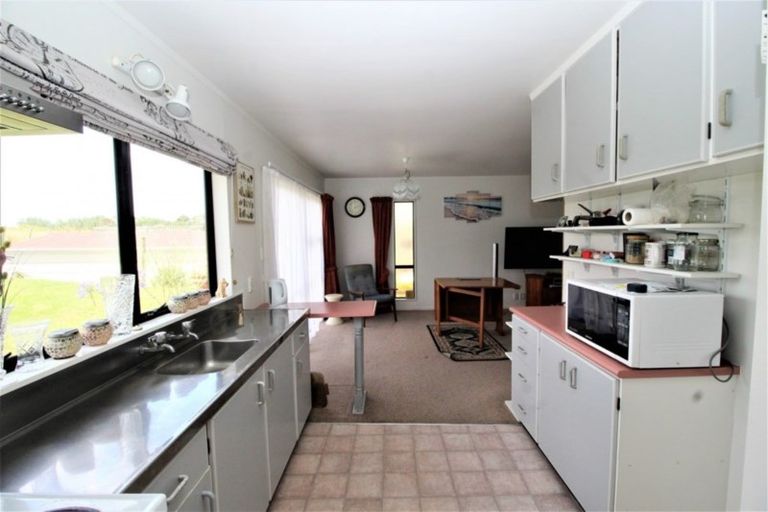 Photo of property in 11 Richardson Street, Woodville, 4920